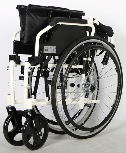 Deluxe Lightweight Aluminium Wheelchair, close-up detail (image 5)