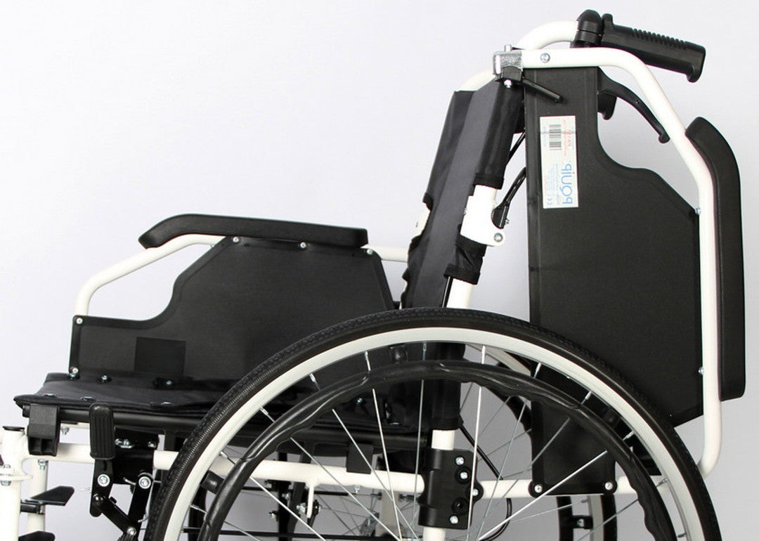 Deluxe Lightweight Aluminium Wheelchair, close-up detail (image 8)